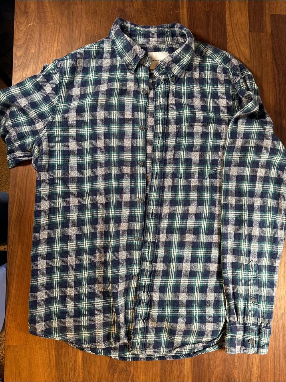 American Eagle Men’s Medium Navy Green Plaid Flannel Button Down Shirt